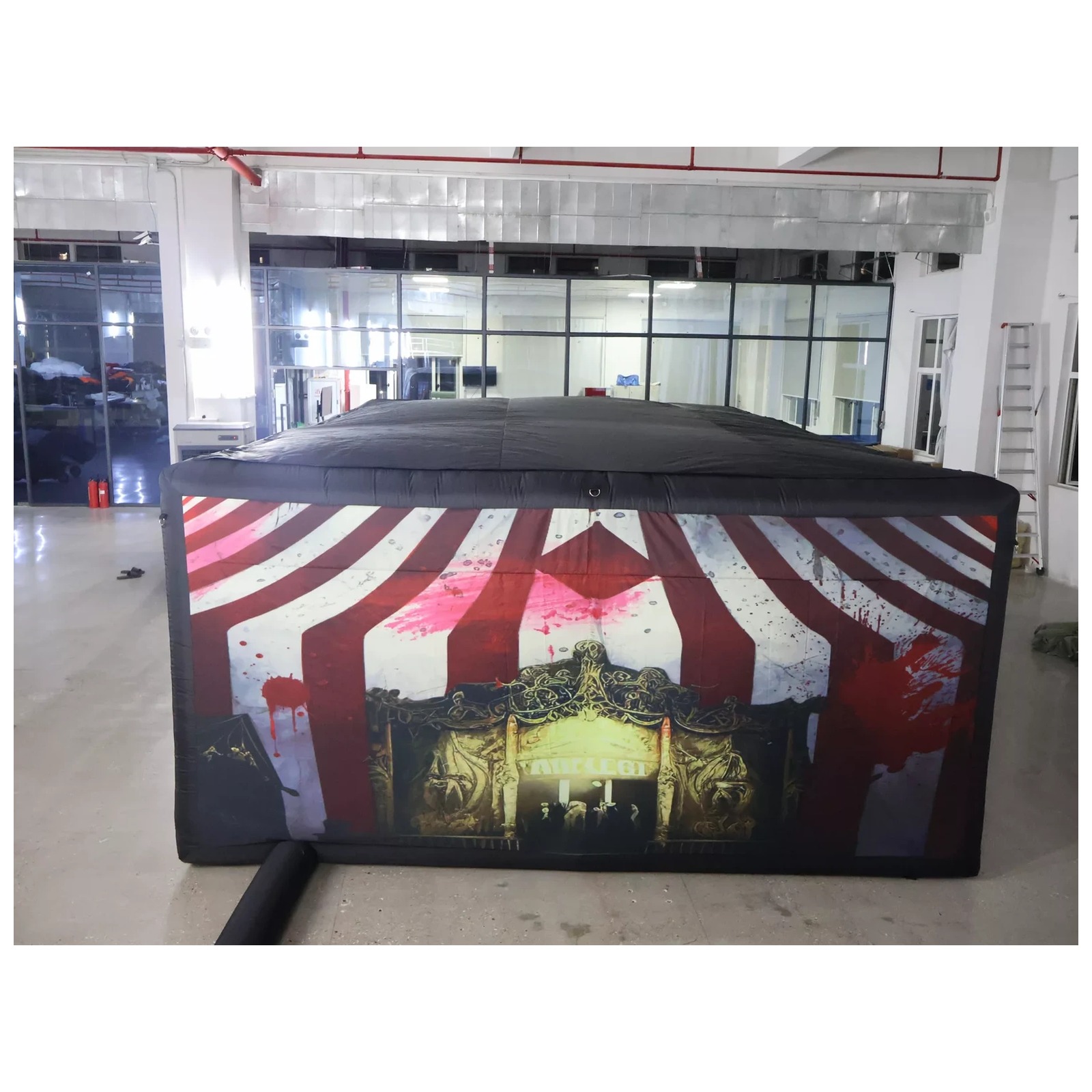 Large Haunted Circus Flat Roof - Kids Outdoor Party Venue 评论和价格
